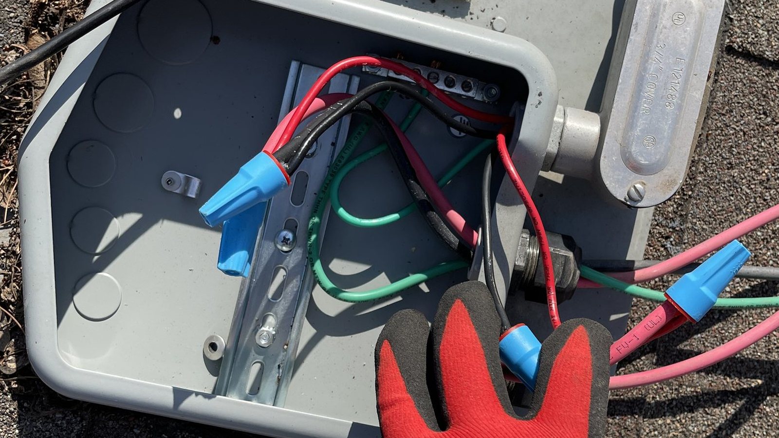 Braven Solar hands-on wiring and service detail